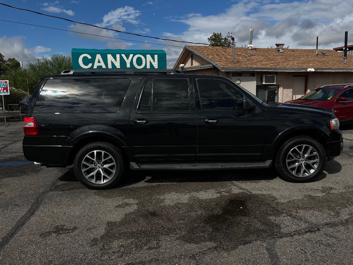 Used 2015 Ford Expedition EL XLT w/ Equipment Group 202A RWD image 3