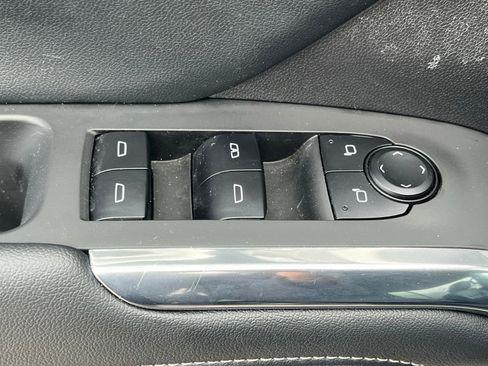 Used 2025 Chevrolet Traverse LT image 27