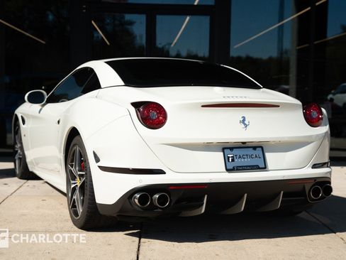 Used 2016 Ferrari California T image 12