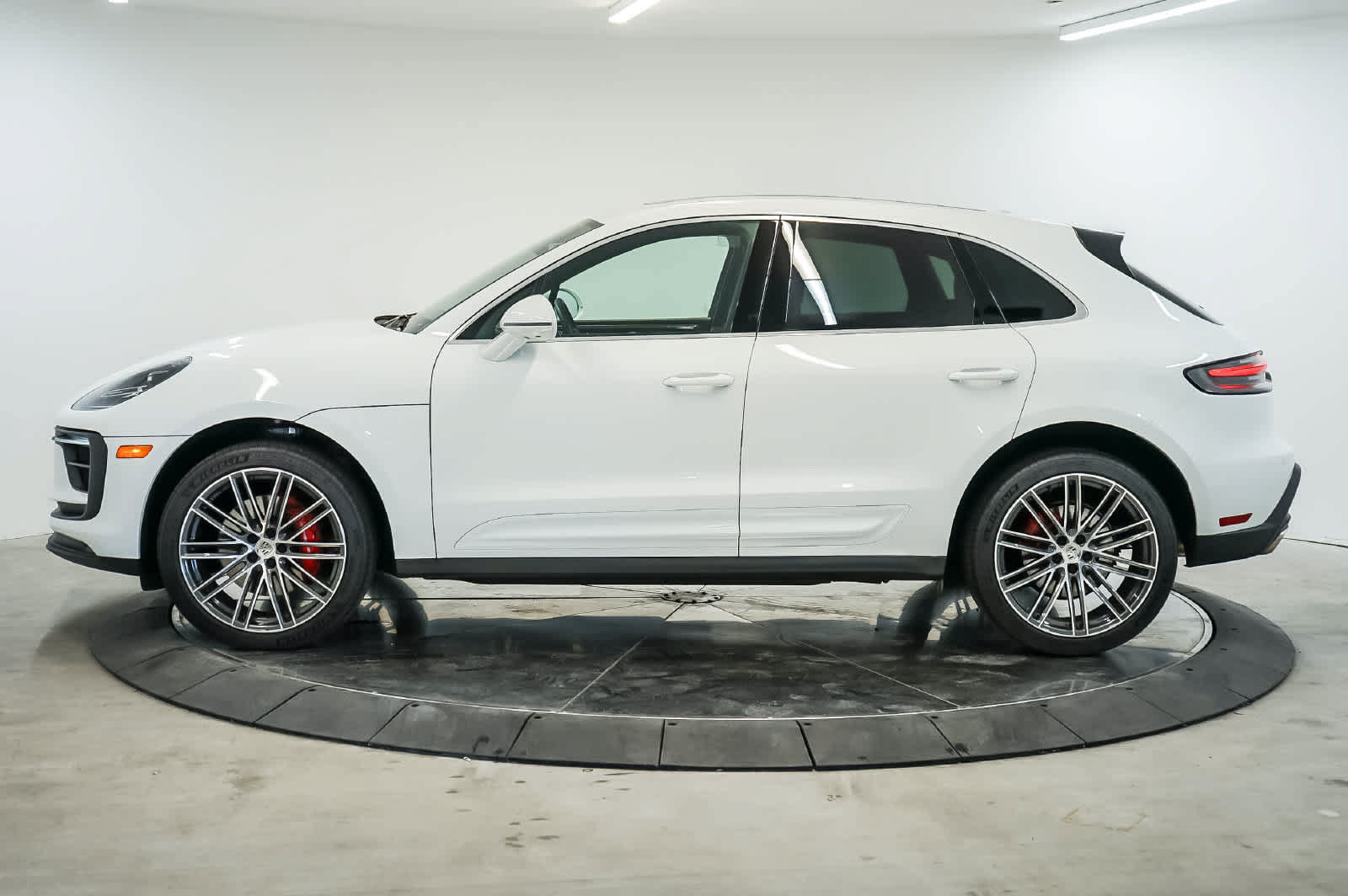 Certified 2026 Porsche Macan S AWD/4WD image 2