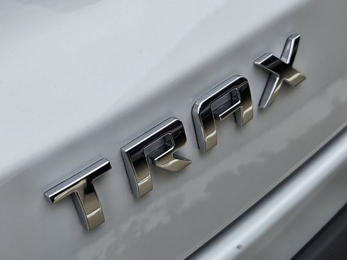 New 2026 Chevrolet Trax ACTIV w/ Sunroof Package FWD image 14