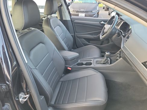 Used 2024 Volkswagen Jetta SE FWD image 24
