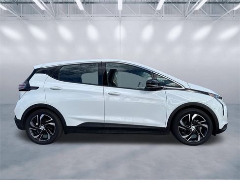 Used 2023 Chevrolet Bolt LT image 3