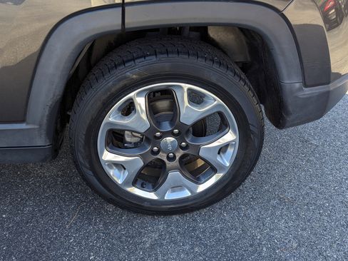 Used 2019 Jeep Compass Limited image 27