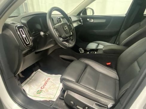 Used 2026 Volvo XC40 B5 Plus AWD/4WD image 9