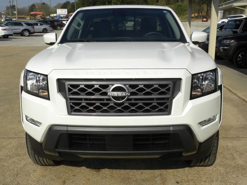 Used 2024 Nissan Frontier SV w/ SV Convenience Package RWD image 2