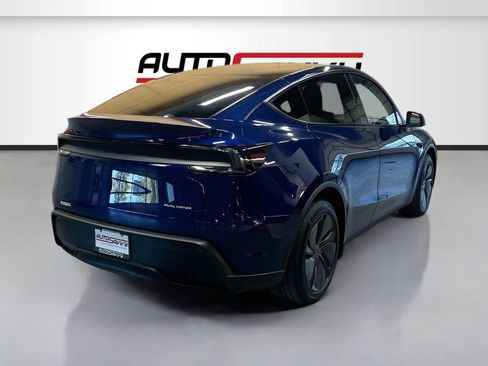 Used 2026 Tesla Model Y Long Range AWD/4WD image 7