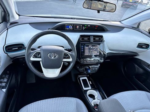 Used 2017 Toyota Prius Three Touring image 7