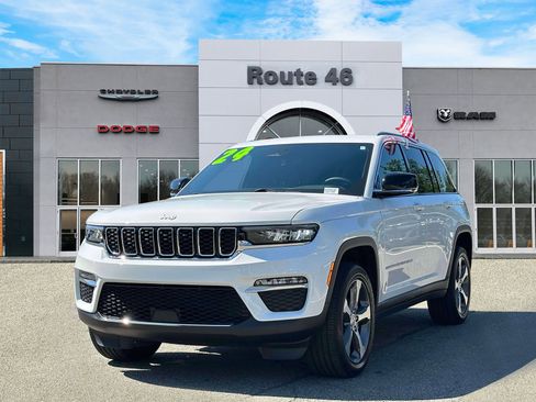 Used 2024 Jeep Grand Cherokee Limited w/ Trailer Tow Package AWD/4WD image 2