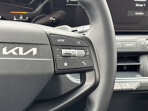 New 2025 Kia K4 EX image 19