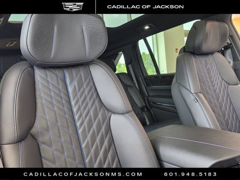 New 2026 Cadillac Escalade IQ Sport 1 w/ LPO, ONYX Package AWD/4WD image 10