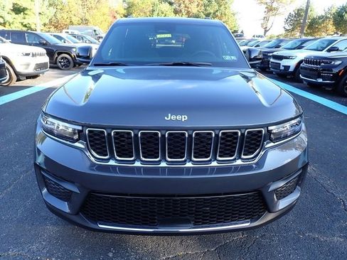 New 2025 Jeep Grand Cherokee Laredo X image 9