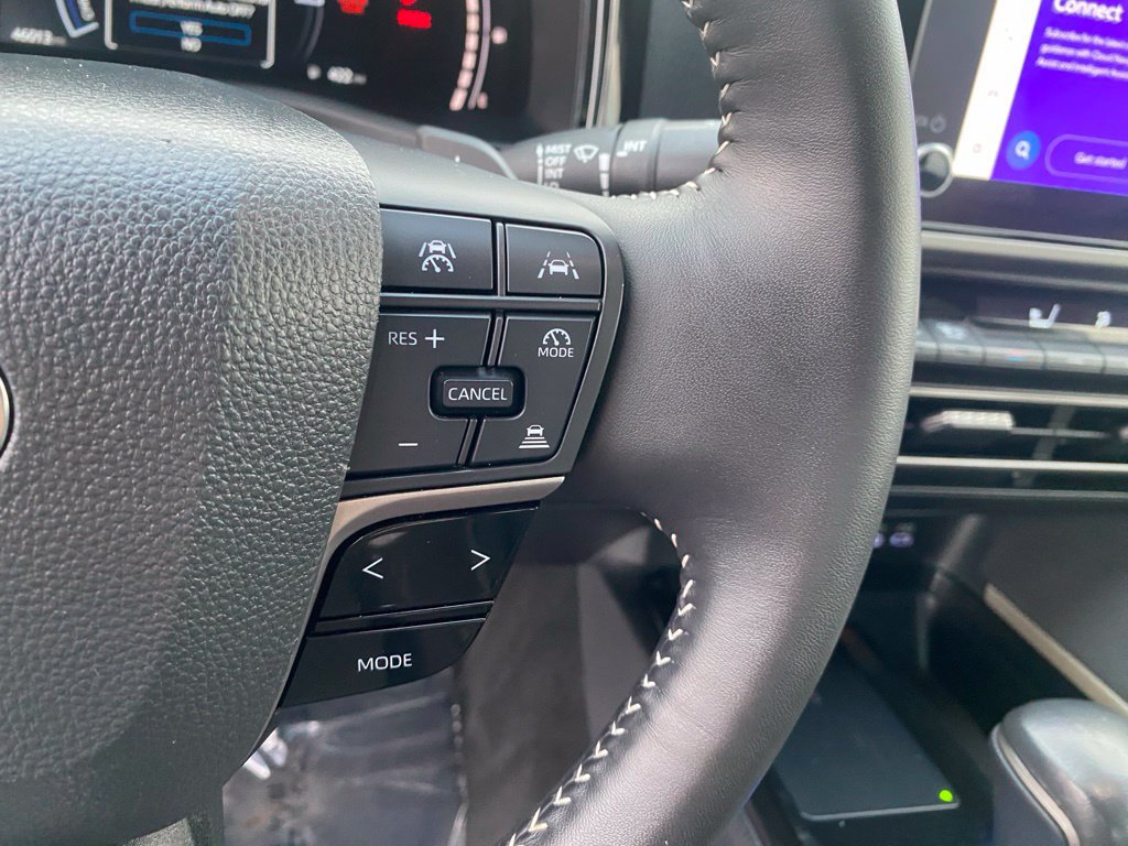 Used 2025 Toyota Camry SE FWD image 20
