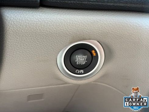 Used 2023 Chrysler Pacifica Touring-L AWD/4WD image 19