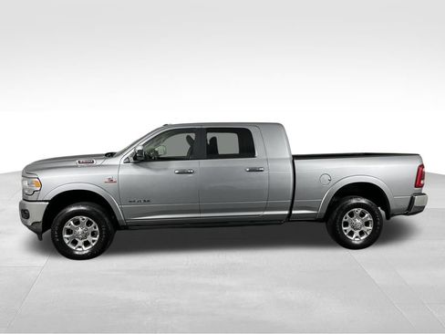 Used 2022 RAM 3500 Laramie AWD/4WD image 9