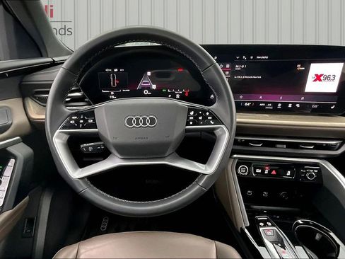 Used 2025 Audi Q5 Premium w/ Convenience Package AWD/4WD image 8