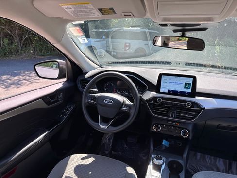 Used 2022 Ford Escape SE image 35