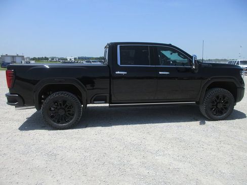 New 2026 GMC Sierra 2500 Denali Ultimate w/ Max Trailering Package AWD/4WD image 3