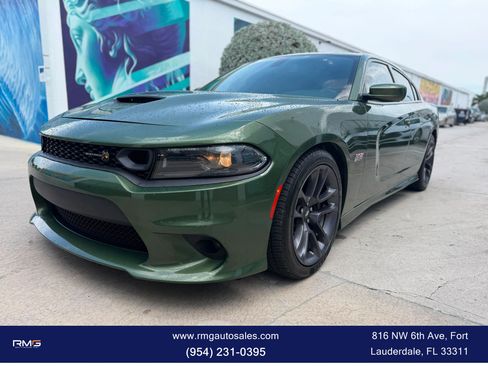 Used 2022 Dodge Charger Scat Pack RWD image 2