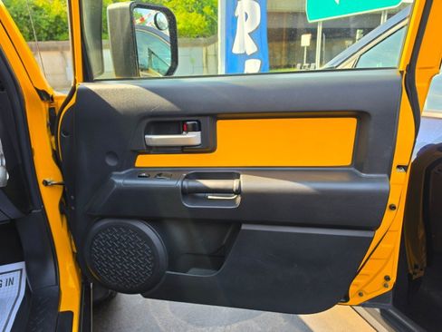 Used 2007 Toyota FJ Cruiser 4WD image 40