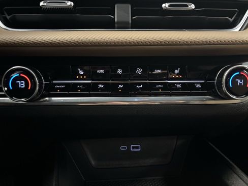 Certified 2025 Chevrolet Equinox ACTIV w/ Safety and Technology Package image 3