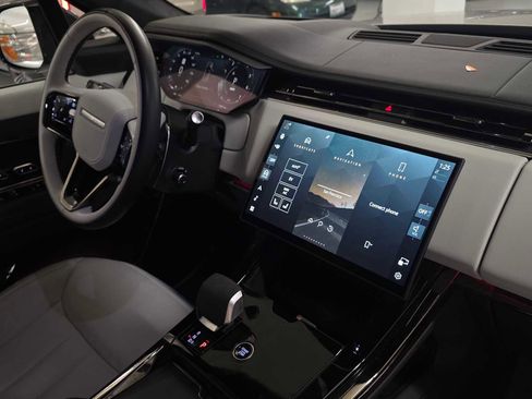 Used 2025 Land Rover Range Rover Sport Autobiography image 10