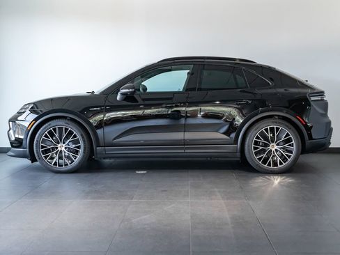 New 2026 Porsche Macan 4 Electric image 2