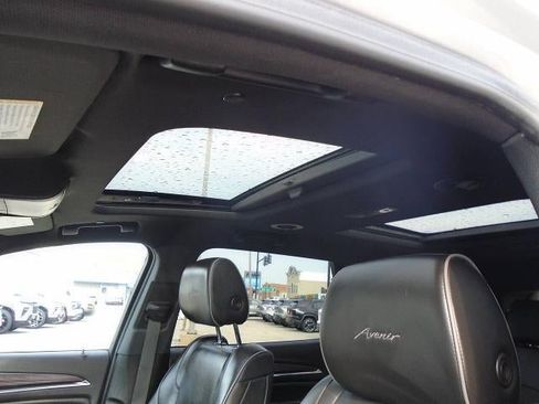 Used 2022 Buick Enclave Avenir w/ LPO, Floor Liner Package AWD/4WD image 20