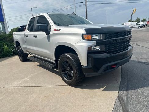 Used 2020 Chevrolet Silverado 1500 Custom Trail Boss w/ Custom Convenience Package AWD/4WD image 3