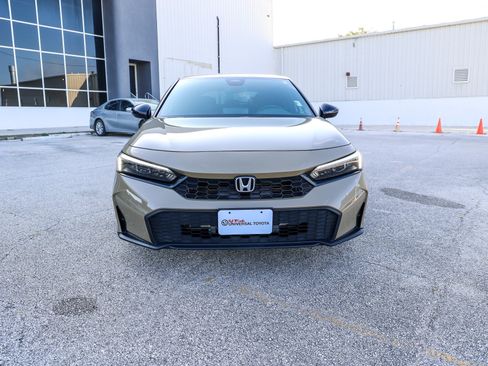 Used 2025 Honda Civic Sport image 3