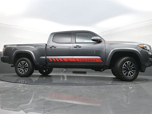 Used 2022 Toyota Tacoma TRD Sport image 25