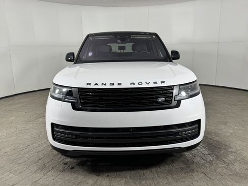 Used 2023 Land Rover Range Rover SE image 2