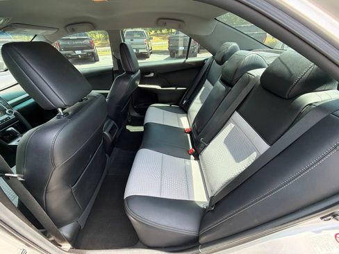 Used 2014 Toyota Camry SE FWD image 9