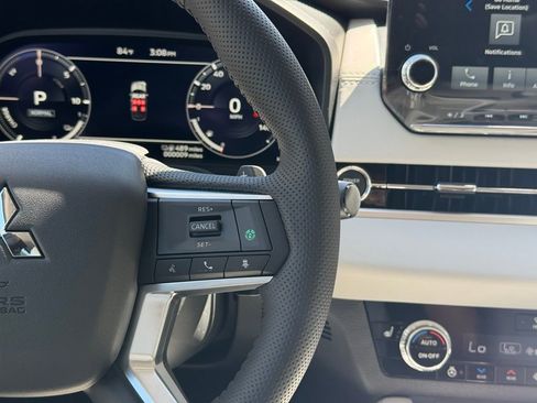 New 2025 Mitsubishi Outlander SEL AWD/4WD image 11
