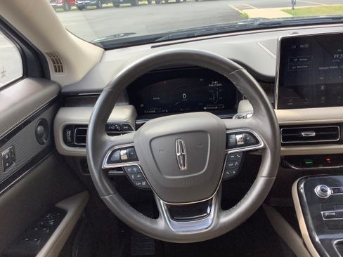 Used 2023 Lincoln Nautilus Reserve w/ Equipment Group 201A AWD/4WD image 9
