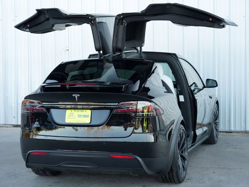 Used 2023 Tesla Model X Standard Range image 53