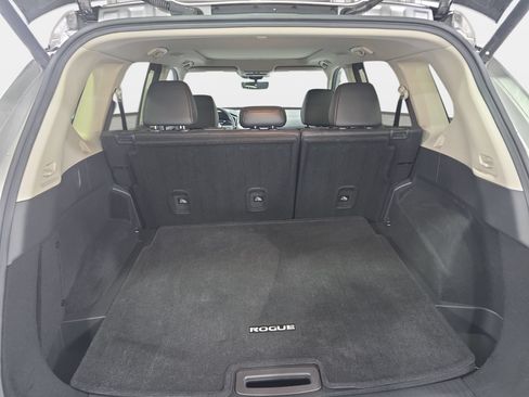 Used 2024 Nissan Rogue SV w/ SV Premium Package FWD image 12