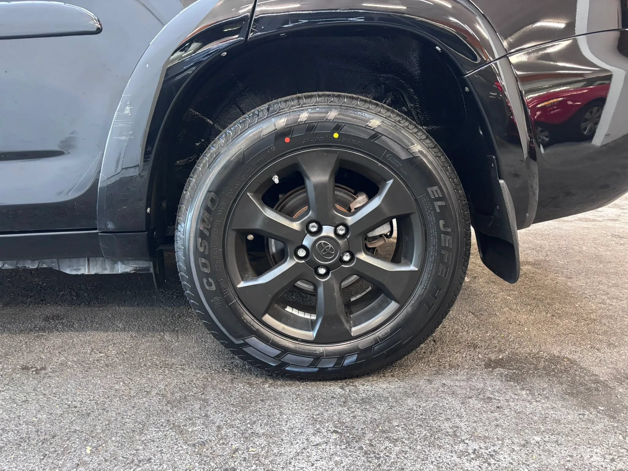 Used 2011 Toyota RAV4 Limited AWD/4WD image 7