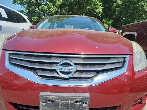 Used 2011 Nissan Altima 3.5 SR w/ 3.5SR Premium Pkg FWD image 9