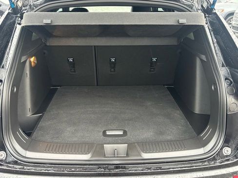 Certified 2025 Chevrolet Trax RS w/ Sunroof Package image 9