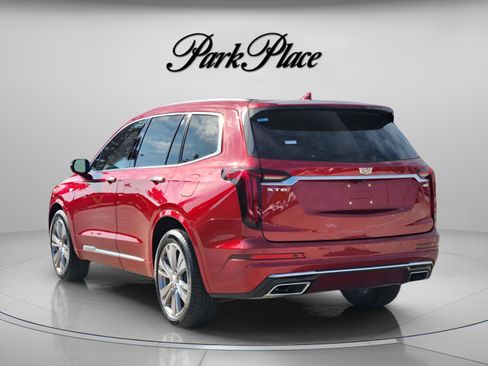 Used 2023 Cadillac XT6 Premium Luxury image 3