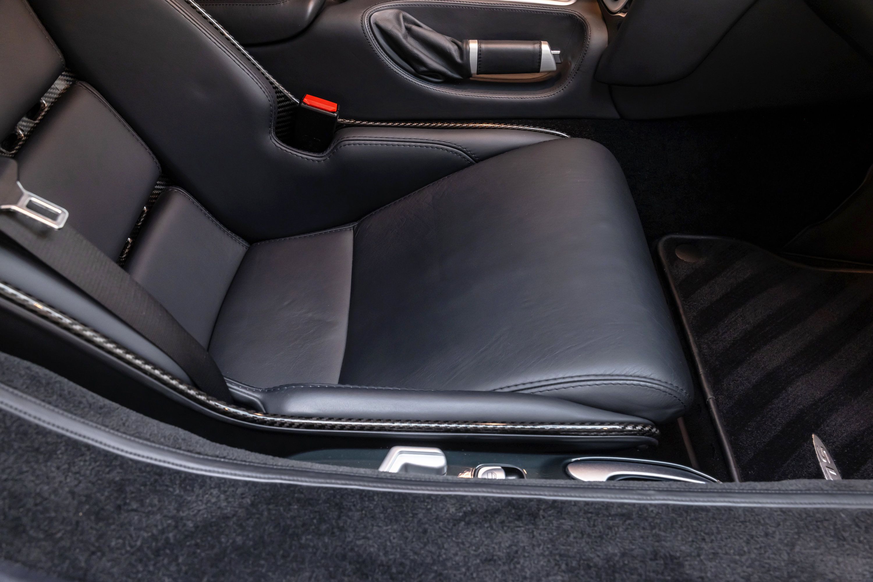 Used 2005 Mercedes-Benz SLR image 48