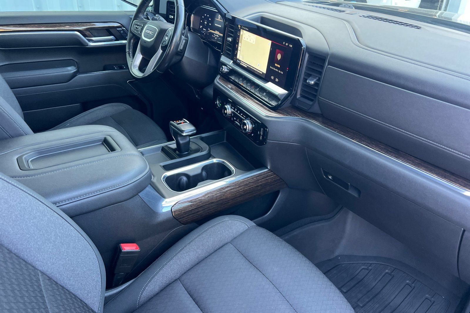 Used 2022 GMC Sierra 1500 Elevation AWD/4WD image 12