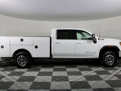 Used 2023 GMC Sierra 3500 SLE w/ SLE Convenience Package image 9