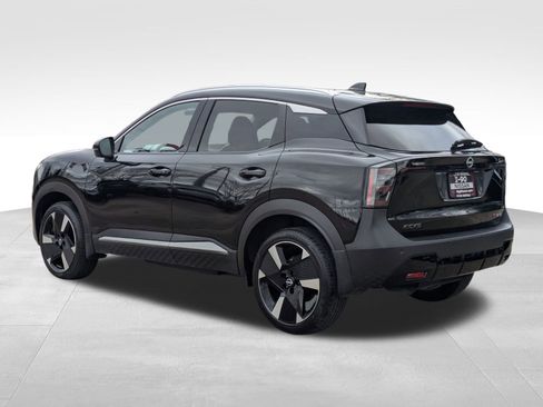 Certified 2025 Nissan Kicks SR image 10