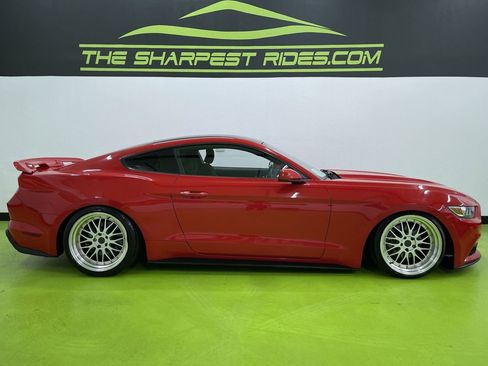 Used 2017 Ford Mustang Coupe image 11