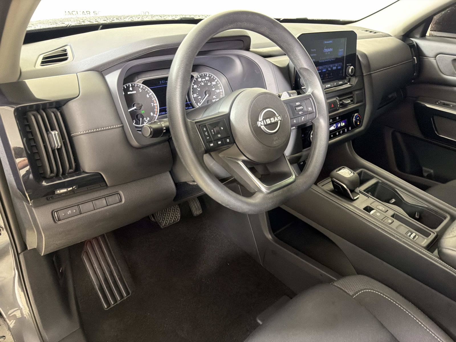 Used 2023 Nissan Pathfinder S FWD image 18