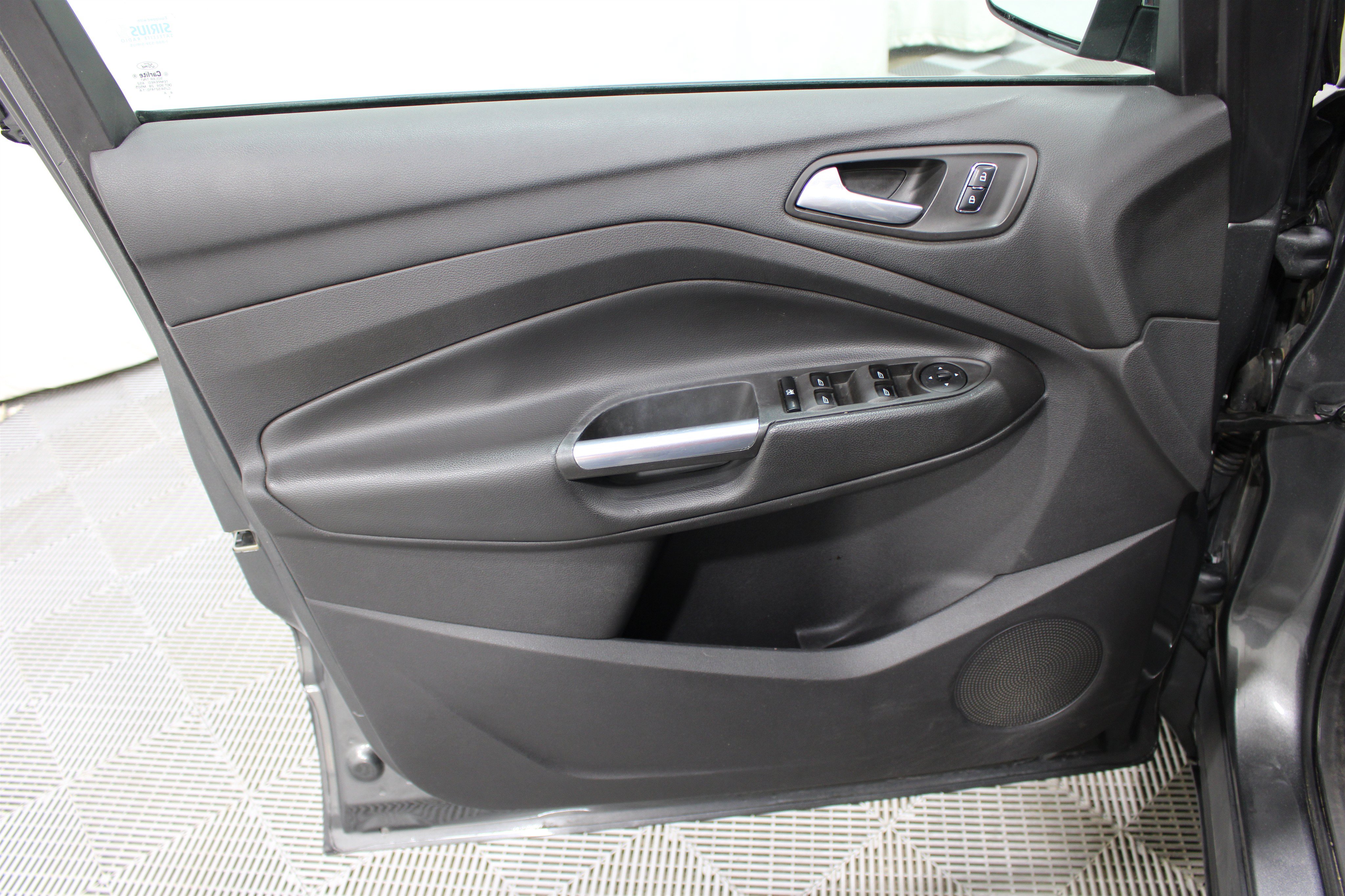 Used 2014 Ford Escape SE w/ SE Chrome Package FWD image 6