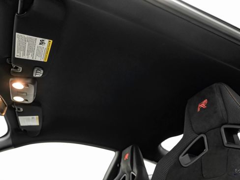 Used 2017 Ford Mustang Shelby GT350R w/ GT350R Equipment Group 920A RWD image 39