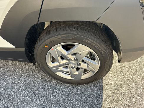 Used 2026 Hyundai Kona SE FWD image 19